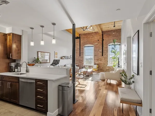 130 John St Unit 557, Lowell, MA 01852