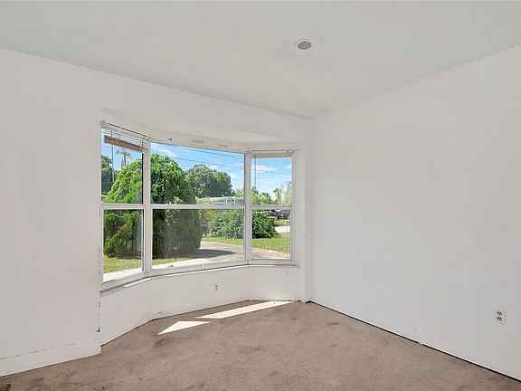 5th image of 1112 Tarpon Ave