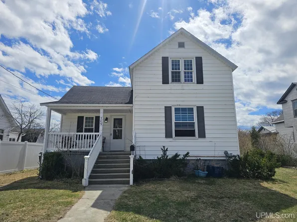 709 Oak St, Manistique, MI 49854