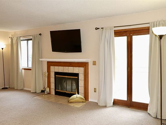 4th image of 101 Grenadier Ct