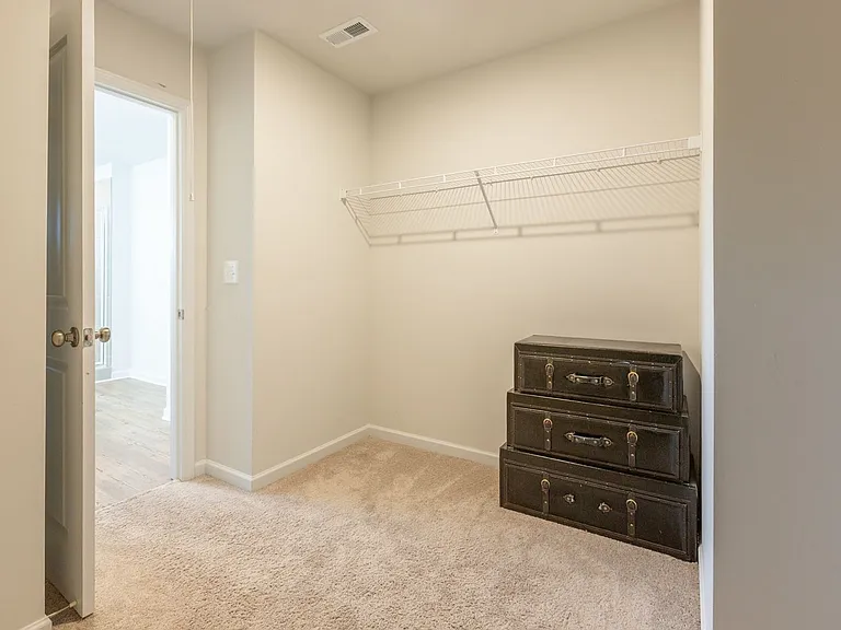 1020 Point Place Dr — Photo 19