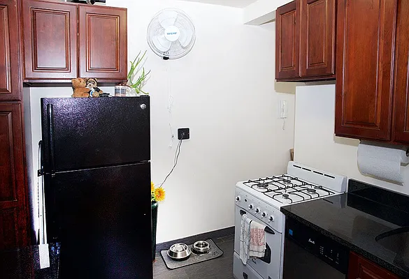 Rented by NextStopNY | media 18