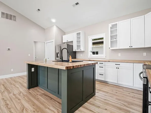 7439 State Route 42, Mansfield, OH 44904