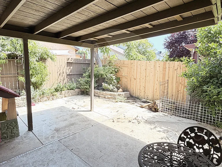 2234 N Edison St — Photo 12