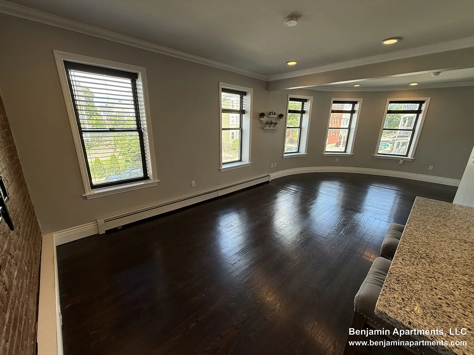 3 bed, 1.0 bath, $3,200 — Photo 3