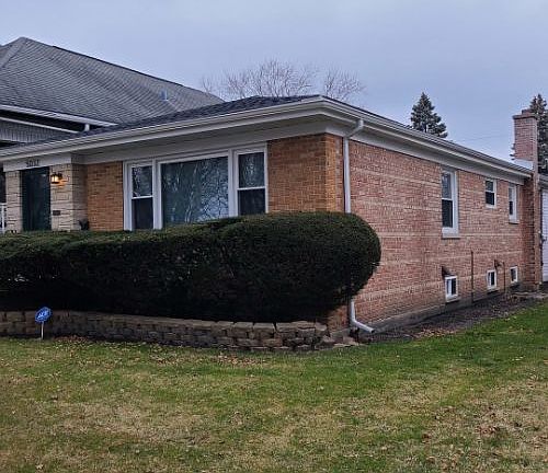 2nd image of 5032 W Berwyn Ave
