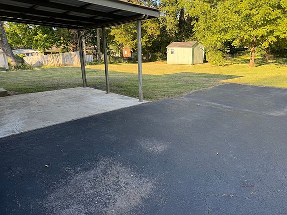 3rd image of 1706 Hamilton Dr