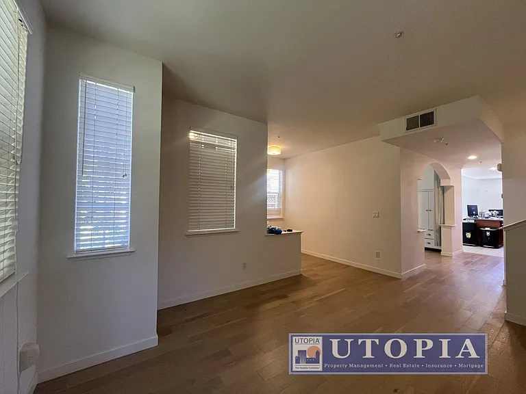 313 Village Cir — Photo 4