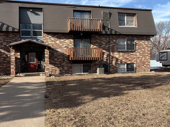 710 Geisinger Rd APT 7, Storm Lake, IA 50588