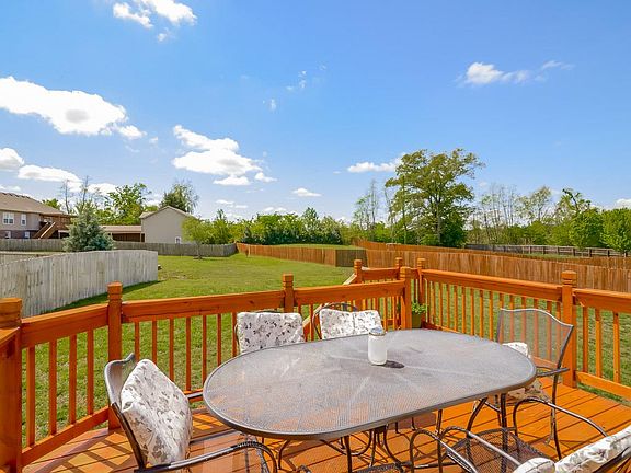 4th image of 3146 Hawthorn Dr
