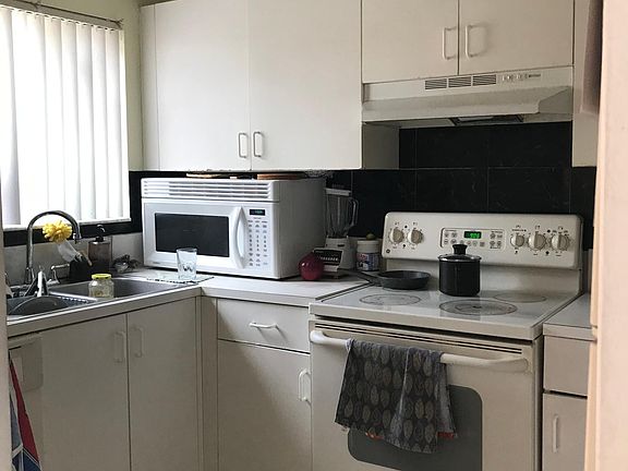 2nd image of 420 NW 114th Ave #11-103