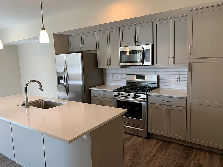 230 S Cherrywood Dr #103 — Photo 7