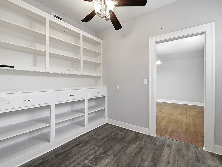 527 Fulton Ave — Photo 8