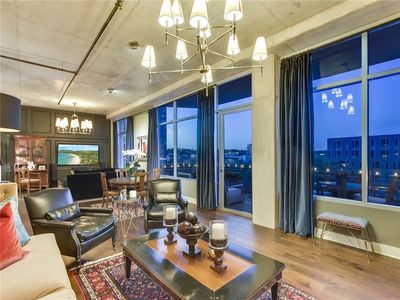 800 W 5th St APT 606, Austin, TX, 78703