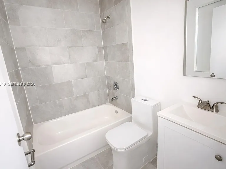 402 NW 12th Ave #104 — Photo 4
