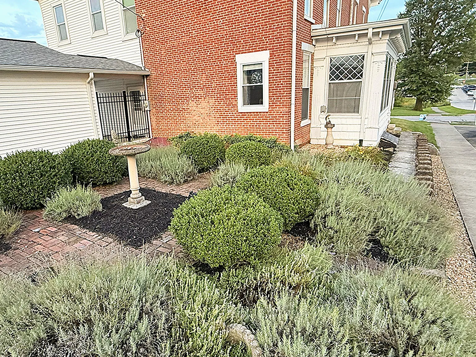 4 bed, 4196 sqft, $6,000 — Photo 4