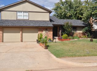 1017 Linn Ln, Yukon, OK 73099