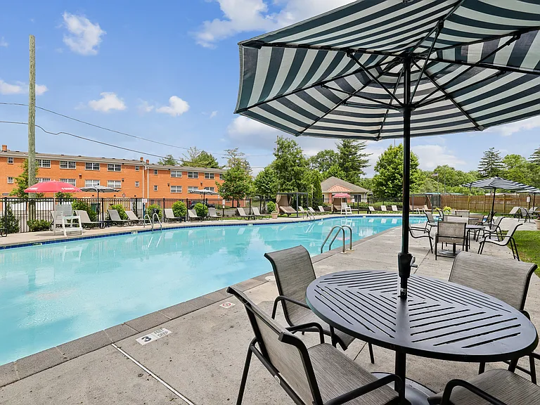Chatham Hill Apartments — Photo 5
