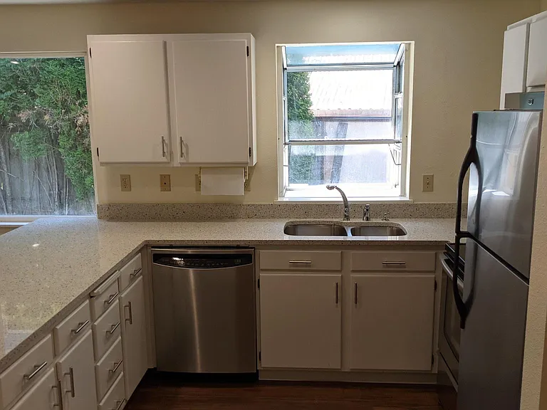 23223 Lower Dorre Don Way SE — Photo 11