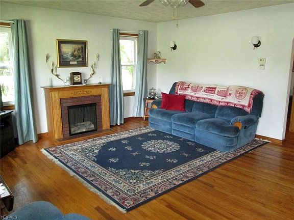 3rd image of 2962 Melrose Dr