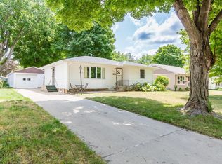 315 Pershing Ave N, New Prague, MN 56071