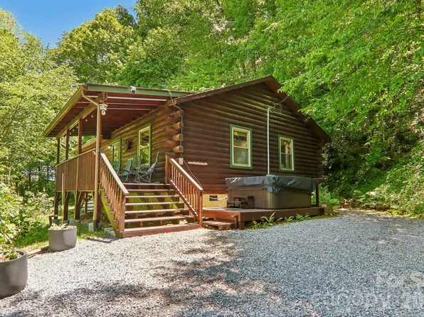 152 Trails End Ln, Maggie Valley, NC 28751