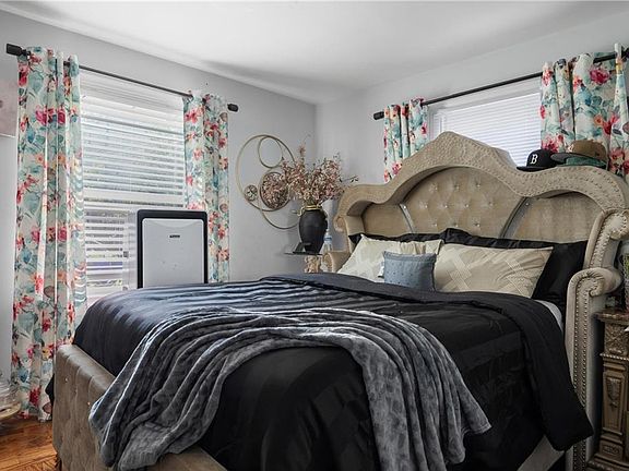 5th image of 70 Brewster St