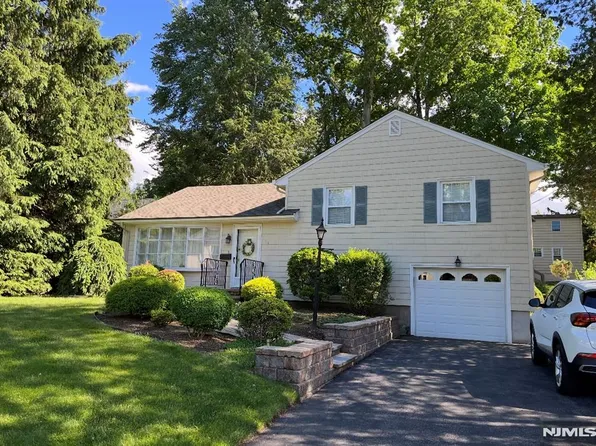 48 Rutgers St, Closter, NJ 07624