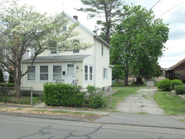 2nd image of 858 Oldfield Rd