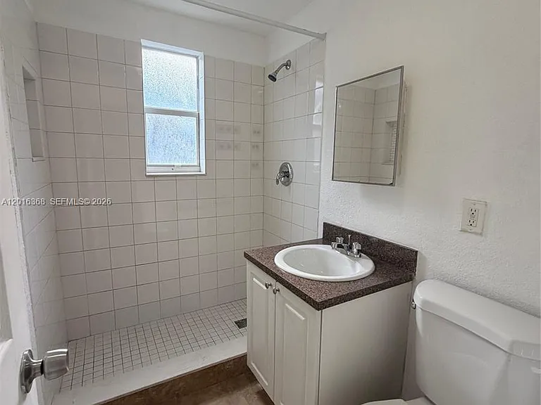 219 NW 10th St #2 — Photo 7