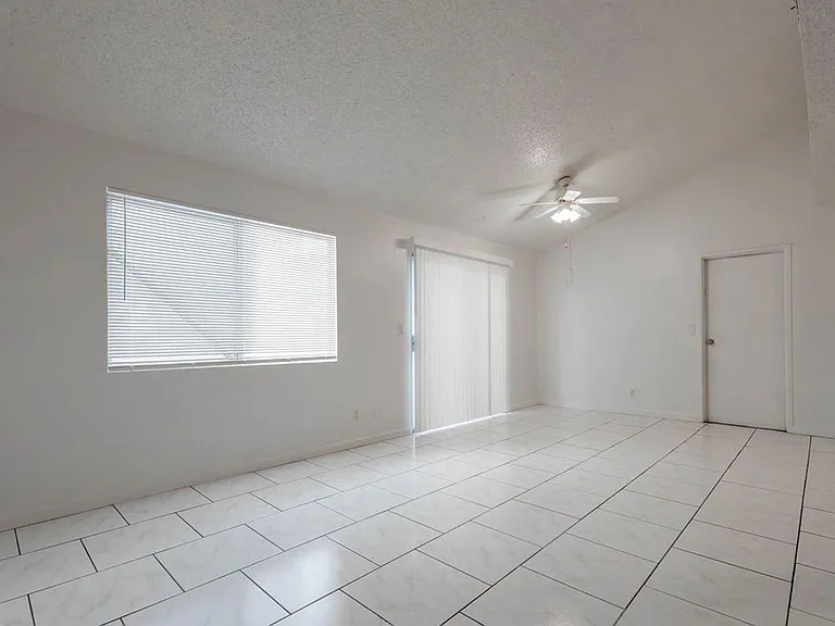 5198 Greene Ln — Photo 8
