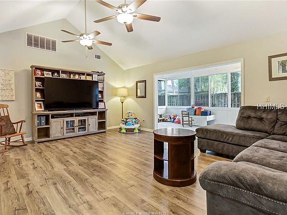 3rd image of 27 Monticello Dr