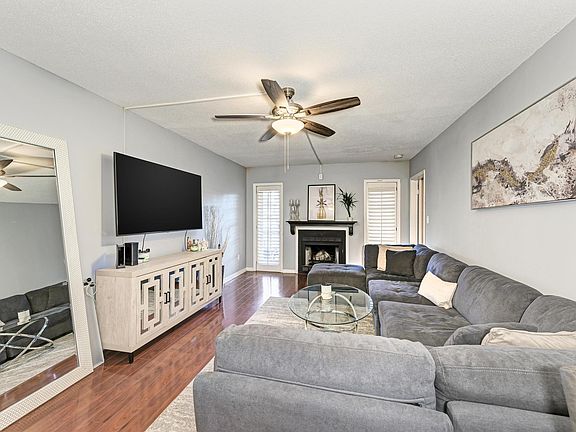 4th image of 2315 S Clewis Ct APT 102