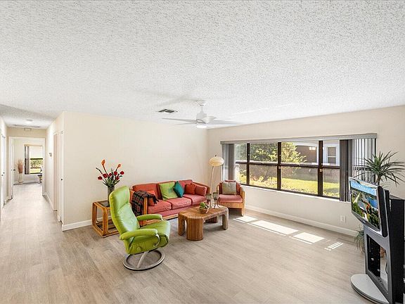 5th image of 1775 S Dovetail Drive #R