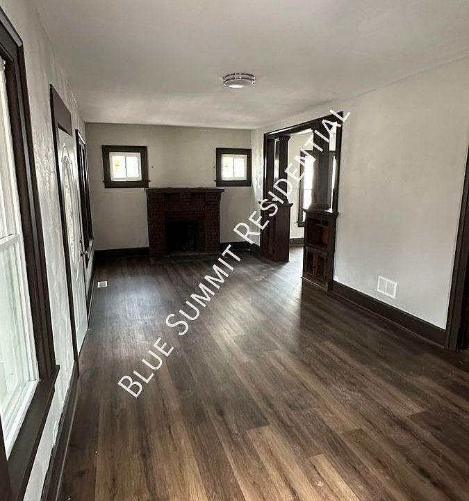 1st image of 470 N Mulberry St