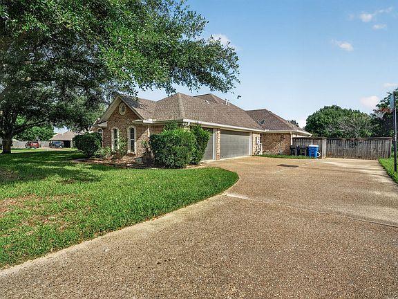 3rd image of 800 Granite Ln