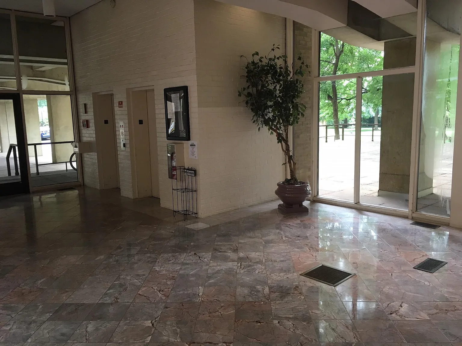 1 bed, 670 sqft, $1,900 — Photo 1