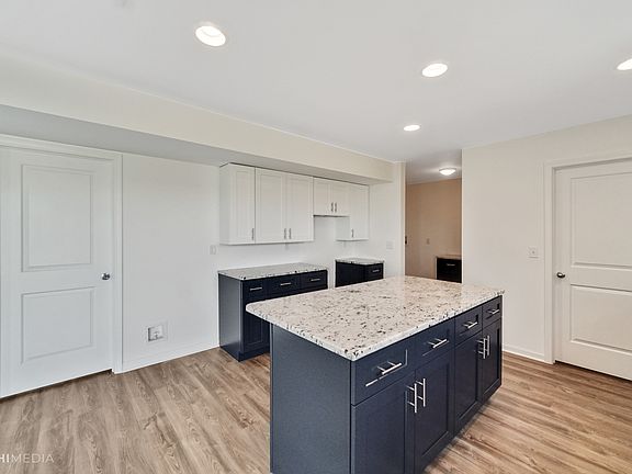 5th image of 1057 Redwing Ave