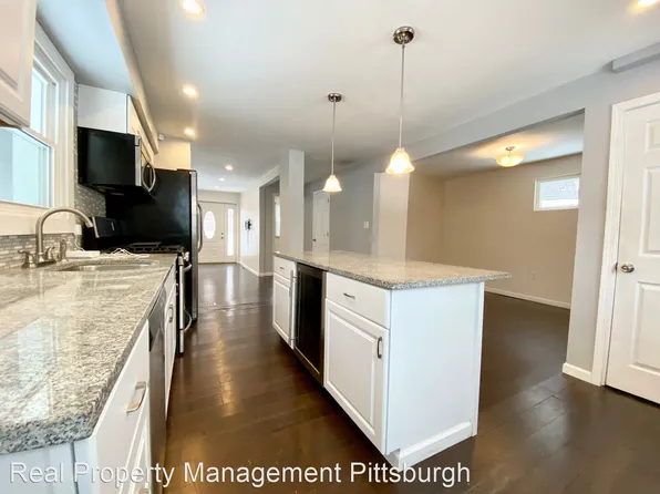 266 Josephs Ln, Pittsburgh, PA 15237