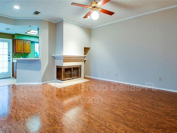 3rd image of 2736 Silver Creek Dr APT 124