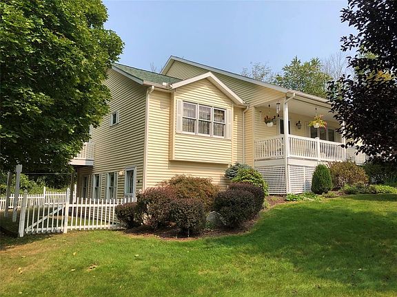 4th image of 11 Beechwood Ln