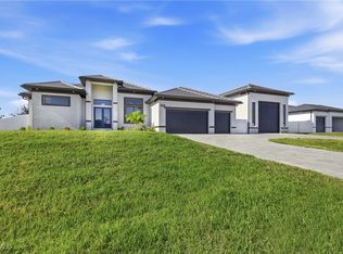 3408 NE 21st Place Cpe, Coral, FL 33909