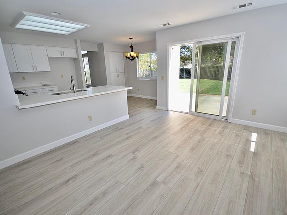 2nd image of 43036 Camino Casillas