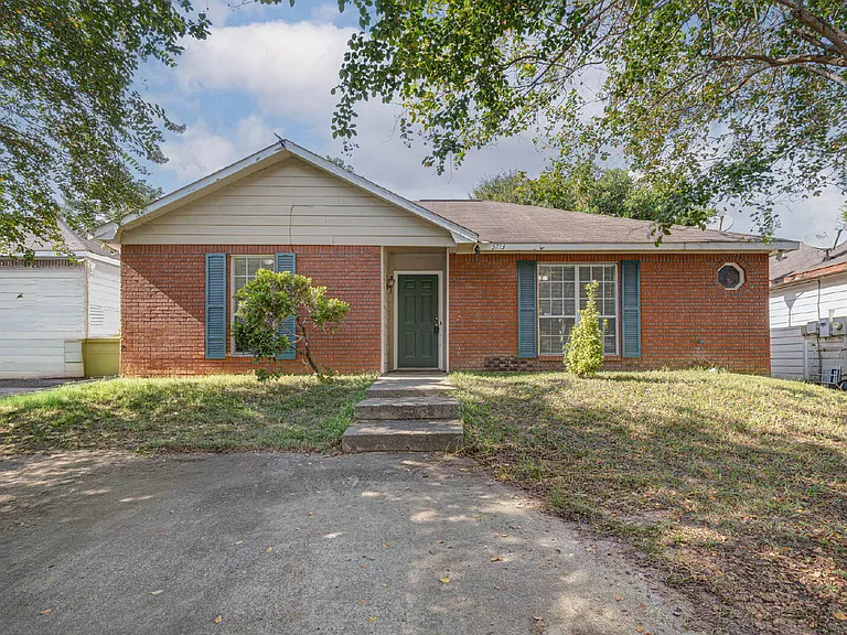 5713 Marlette Ct — Photo 1
