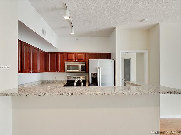 5th image of 1115 Brickell Bay Dr #2109