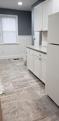 4th image of 620 Ely Rd