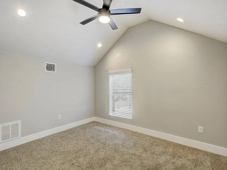 901 Shoal Cliff Ct — Photo 19