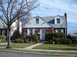 13 Fritchie Pl, Valley Stream, NY 11580