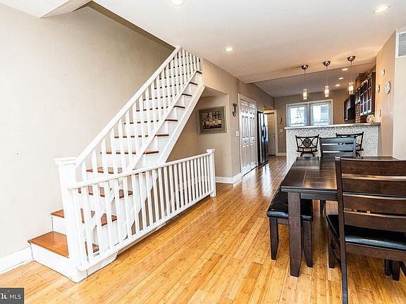 5th image of 8 N Kenwood Ave