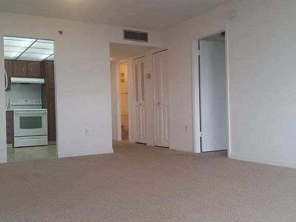 4th image of 1300 Saint Charles Pl APT 720